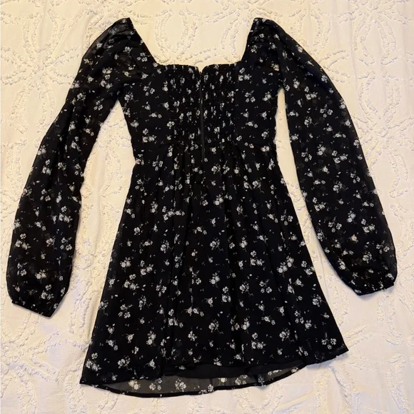 Hollister Black Floral Long Sleeve Dress - Picture 3 of 3